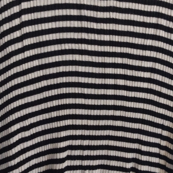 Black 🖤 and White 🤍 striped tunic dress. - Picture 2 of 5